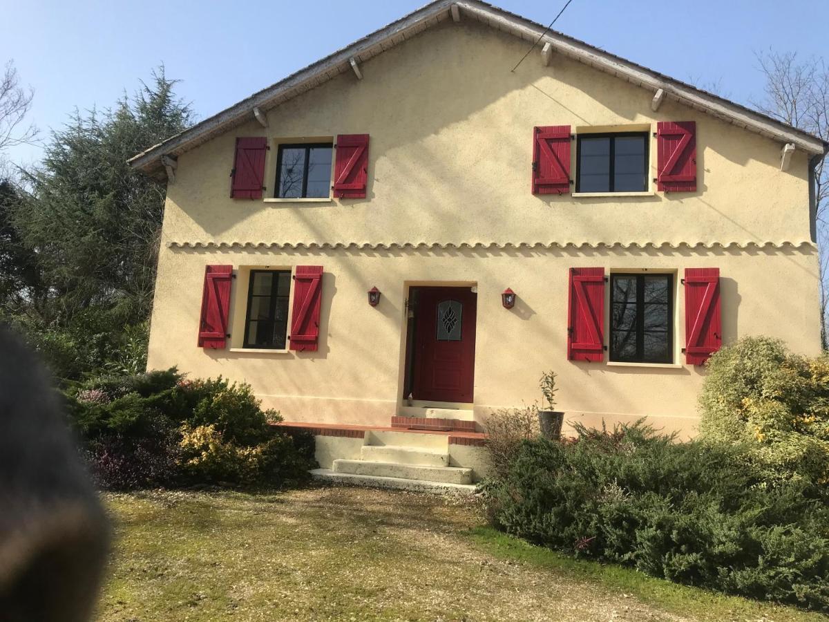 Domaine Pierrot Bed & Breakfast Laujuzan Exterior photo