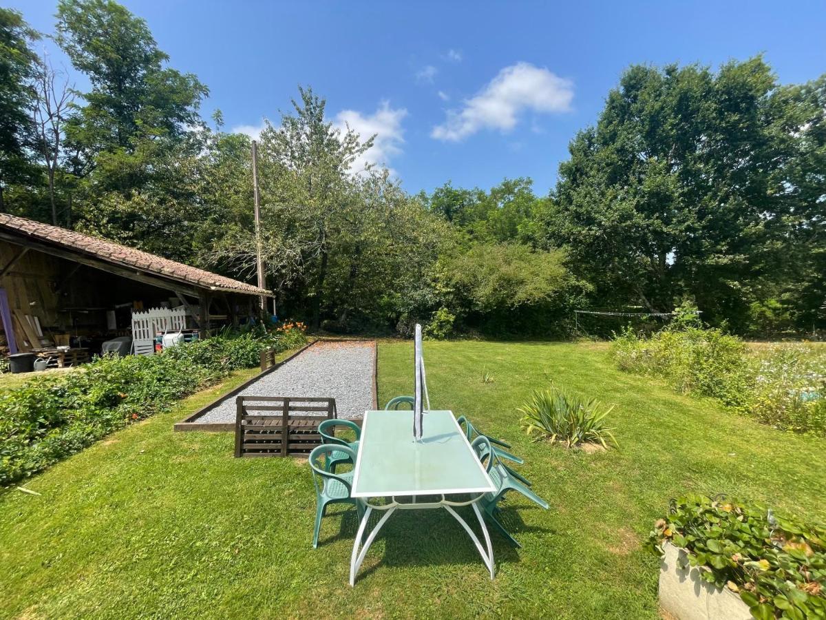 Domaine Pierrot Bed & Breakfast Laujuzan Exterior photo