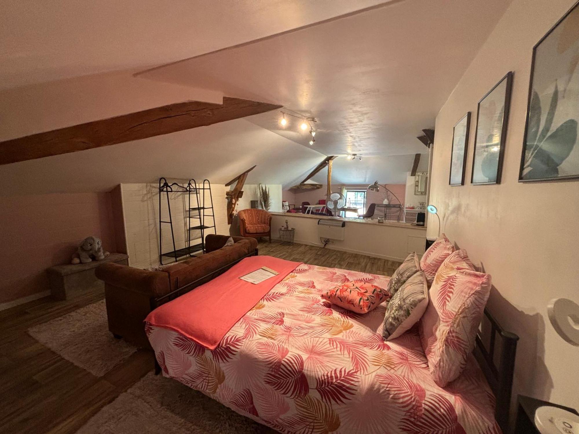 Domaine Pierrot Bed & Breakfast Laujuzan Exterior photo