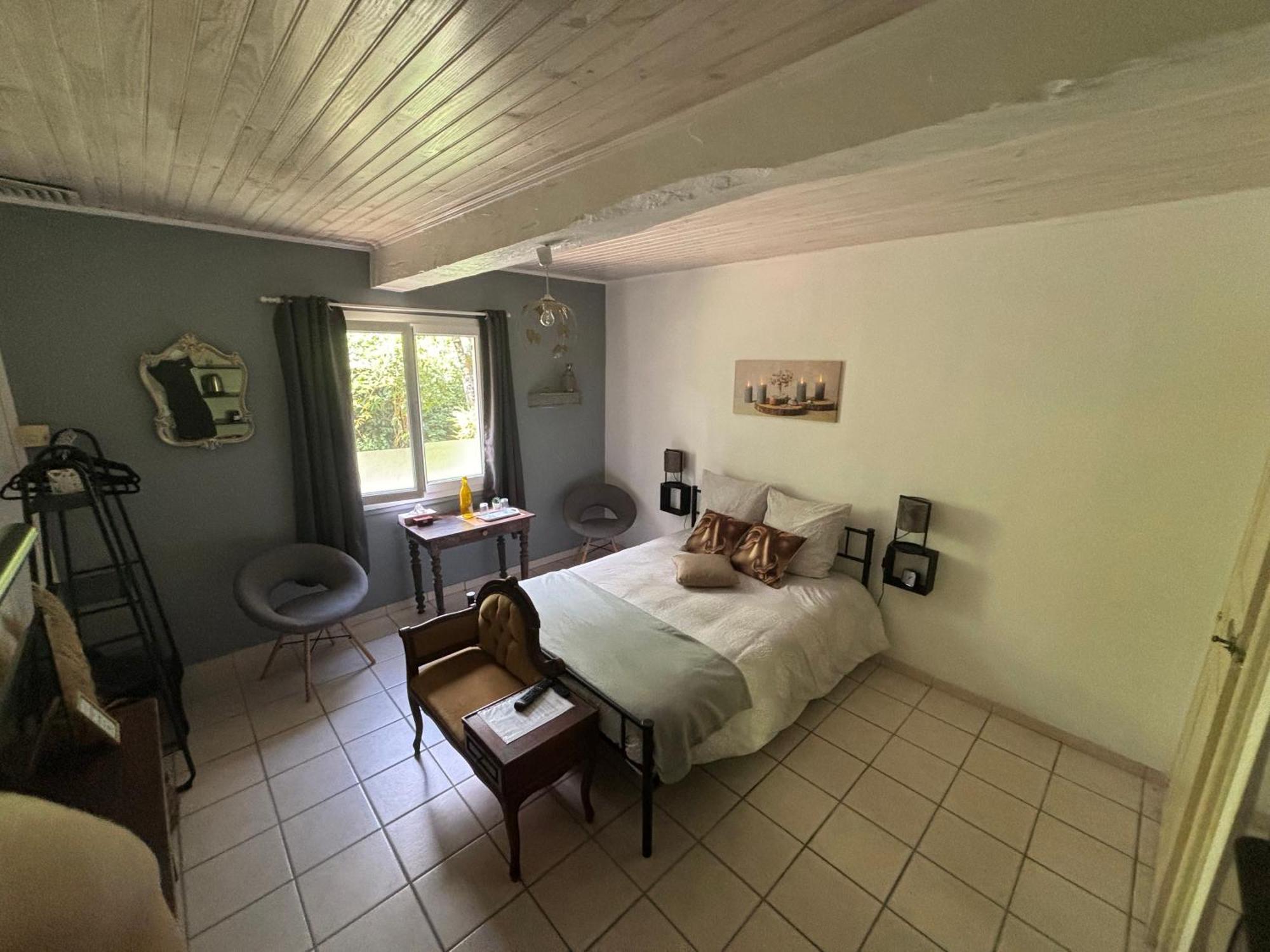 Domaine Pierrot Bed & Breakfast Laujuzan Exterior photo